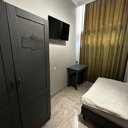 Hotel & Apartments California Yerevan Exterior photo