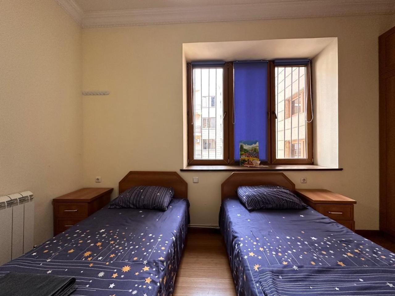 Hotel & Apartments California Yerevan Exterior photo