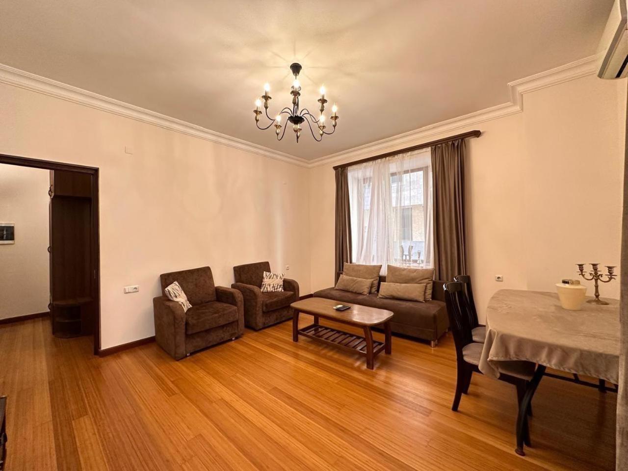 Hotel & Apartments California Yerevan Exterior photo