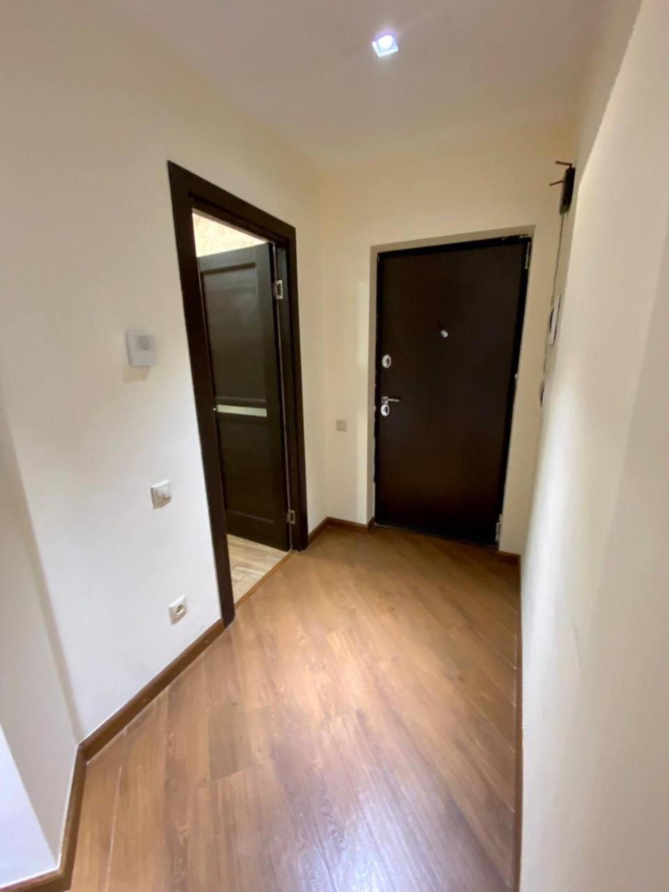 Hotel & Apartments California Yerevan Exterior photo